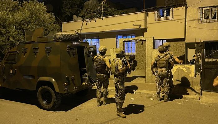 Mersin’de PKK/KCK propagandası yaptıkları iddiasıyla 12 zanlı yakalandı