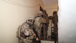 Mersin’de uyuşturucu satıcılarına yönelik operasyonda 8 şüpheli yakalandı